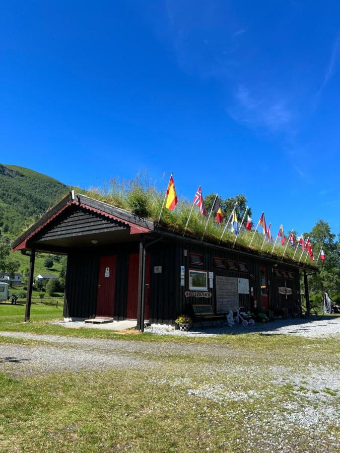 Hotel Vistdal Camping Myklebostad  Exterior foto