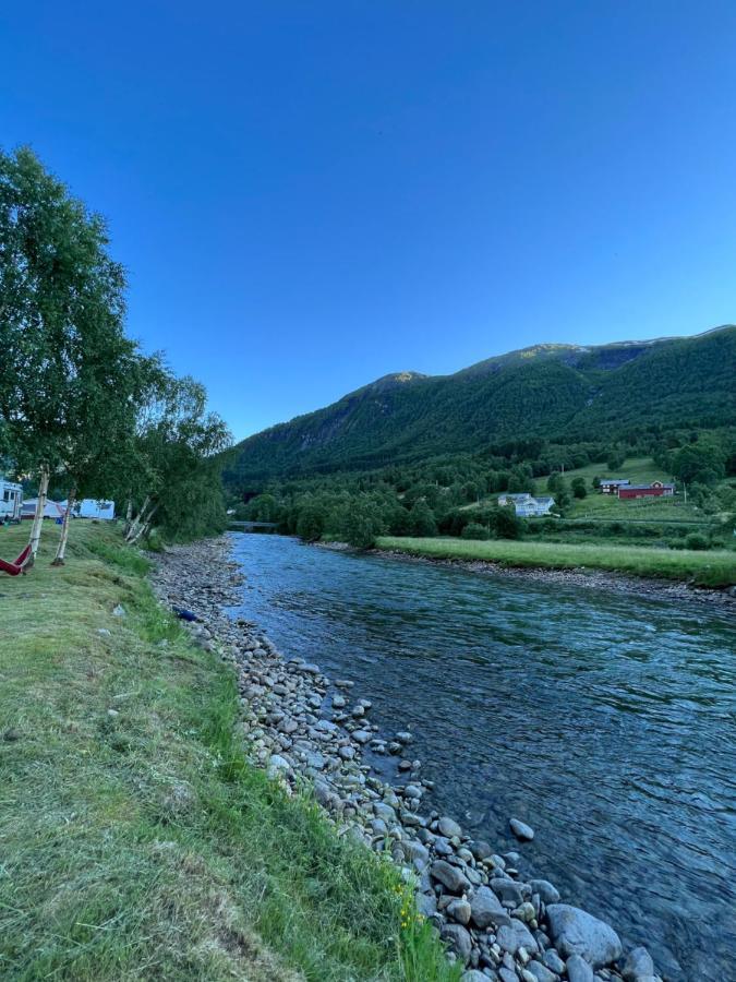 Hotel Vistdal Camping Myklebostad  Exterior foto